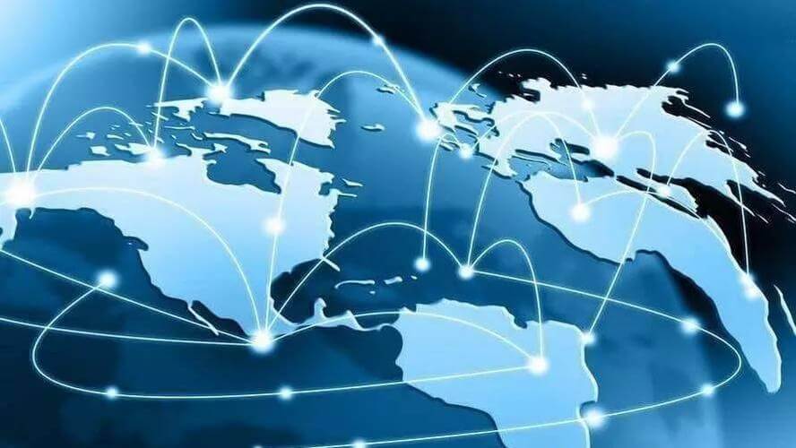 2007年进入外汇投资领域，2009年受邀为和讯网、中金在线、外汇通、汇通网等国内20几家主流门户型财经网站撰写汇市分析文章。在从业期间曾担任中信银行大连分行外汇交易顾问，为实盘客户提供交易指导建议；并开办理财知识讲座百场以上，深受学员好评。2011年4月创建大连睿喆投资顾问有限公司，并担任首席分析师；分析风格以基本面和技术面相结合，注重周期和共振的影响，多年的分析和实战经验形成自己的“趋势、周期、共振”交易系统；交易理念强调风险控制和顺势交易相结合，在控制好风险的前提下达到利润最大化，并通过准确率匹配适